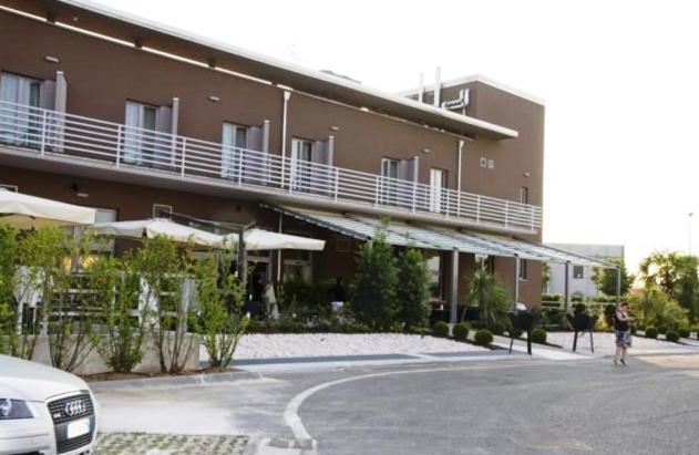 Eq Hotel Travagliato Luaran gambar