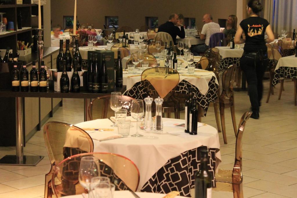 Eq Hotel Travagliato Luaran gambar