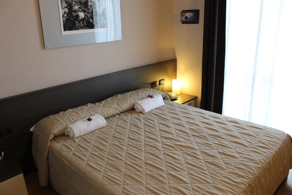 Eq Hotel Travagliato Bilik gambar
