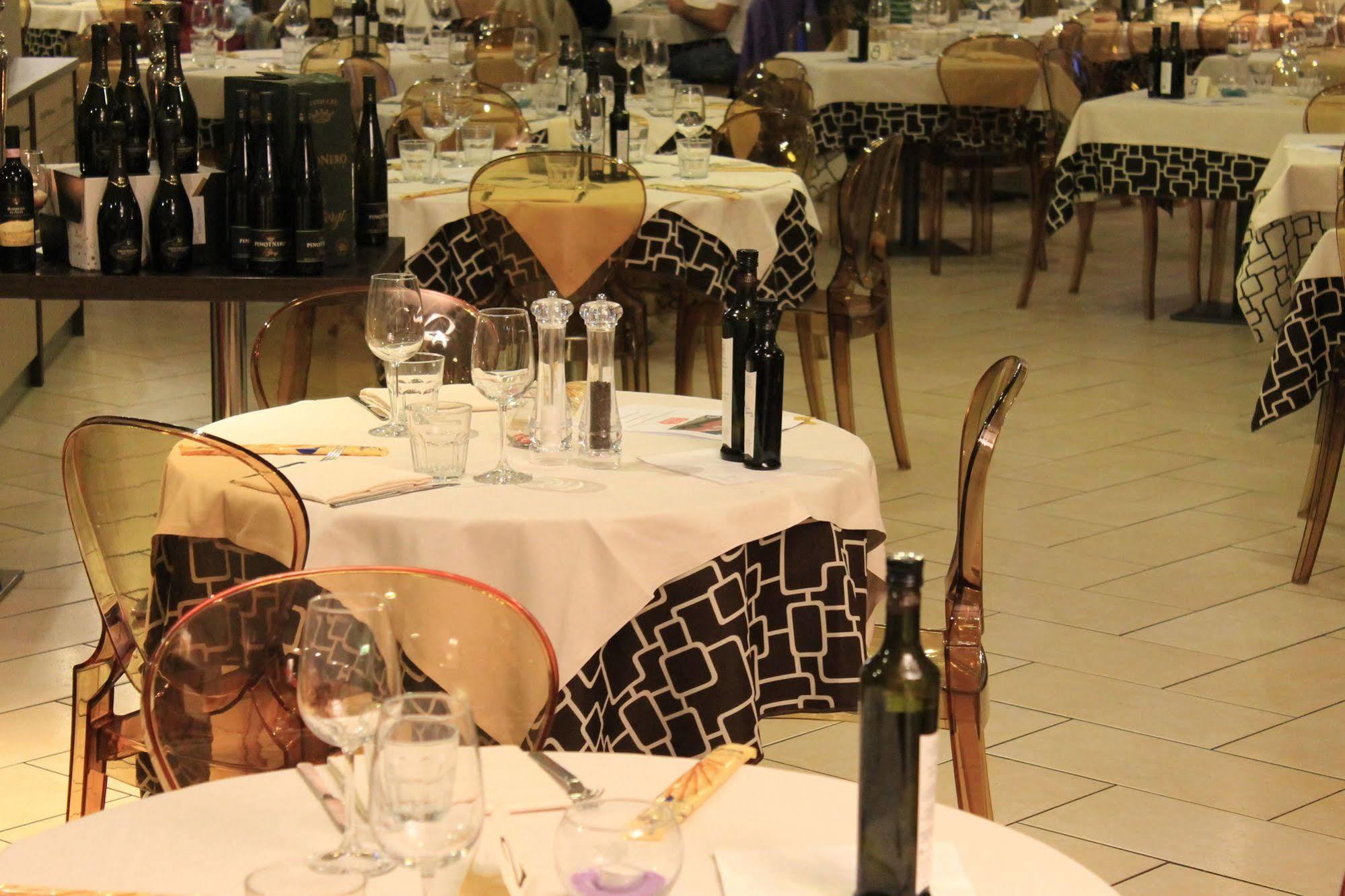 Eq Hotel Travagliato Luaran gambar