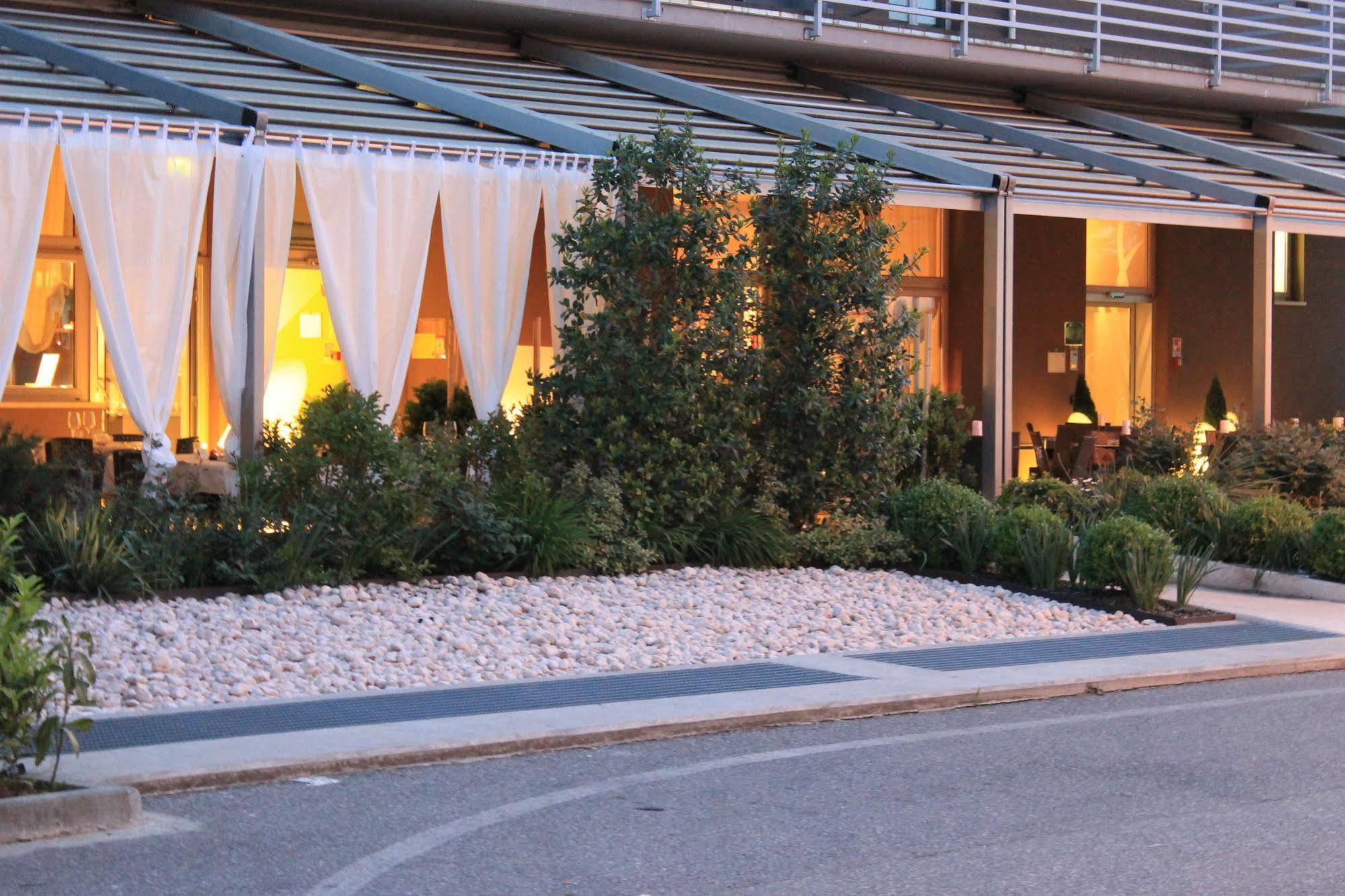 Eq Hotel Travagliato Luaran gambar